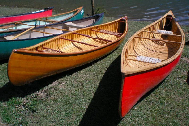 canoa canadese in legno